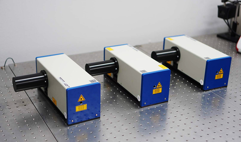 �O�����U��^���[�U�[�f���@